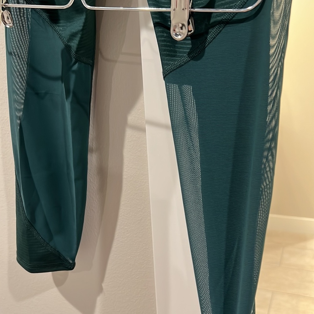 Old navy active dark green leggings - Picture 4 of 6